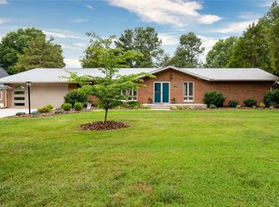 405 Guilford Rd, Jamestown, NC 27282