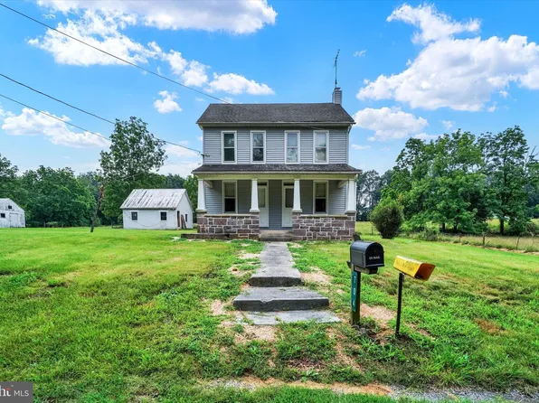 704 E Butter Rd, Dover, PA 17315