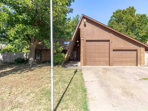 2302 NW Ivanhoe Pl, Lawton, OK 73505