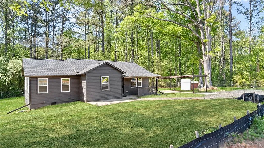 3 bed, 2.0 bath, 1264 sqft, $2,195 — Photo 3