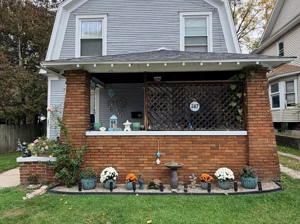 247 Sweet St NE, Grand Rapids, MI 49505