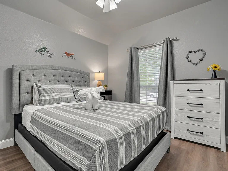 10804 Pineview Ln — Photo 10