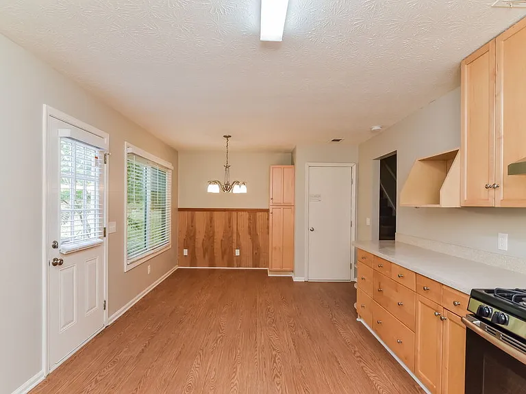 3939 Valley Brook Rd — Photo 10