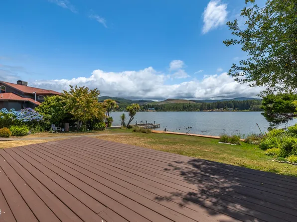 988 NE Lake Dr, Lincoln City, OR 97367