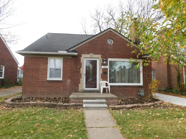 19149 Rolandale St, Grosse Pointe, MI 48236