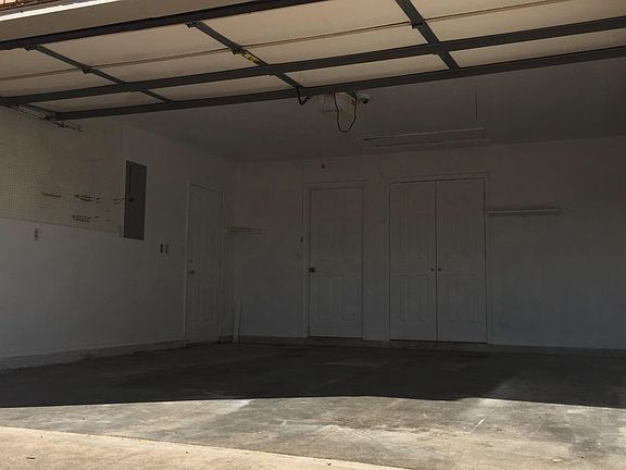 2.5 car garage
