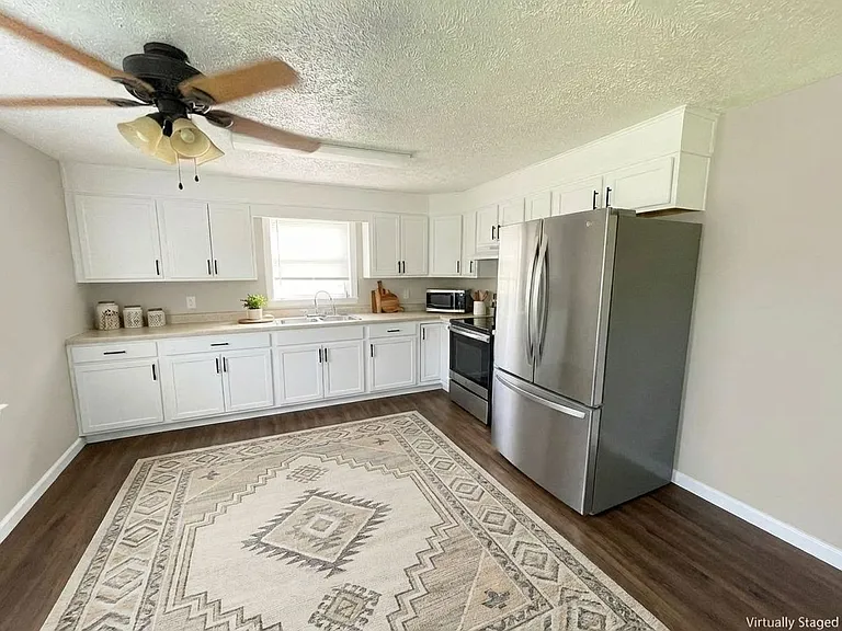 300 Fountain Ave — Photo 2