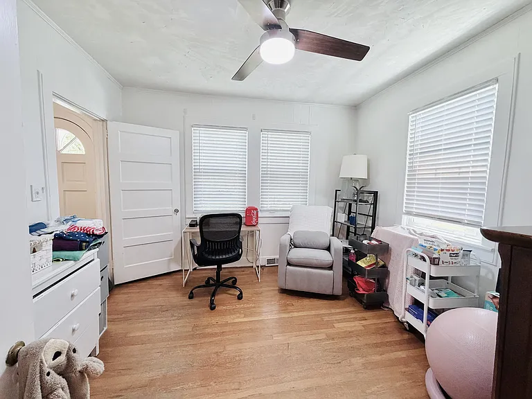 604 Oakland Ave — Photo 14