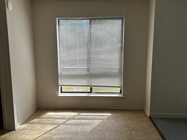 105 Windtree Ct #F — Photo 6