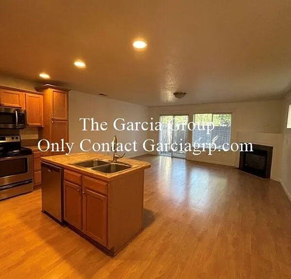 12625 SE Division St #B — Photo 2