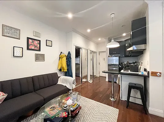 Rented by Nolita Group | media 11