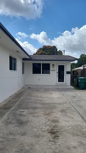 9228 SW 37th St Photo 1