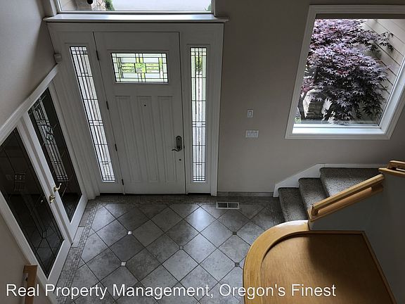 4th image of 18514 SE Wilmot St