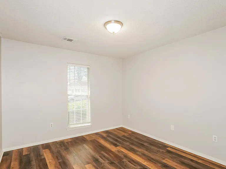 10326 Curtis Dr — Photo 10