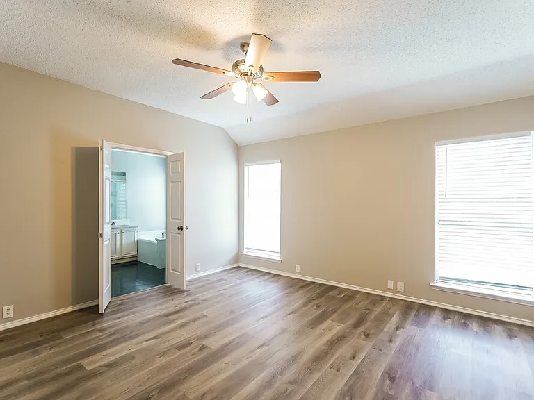 4612 Parkmount Dr — Photo 10
