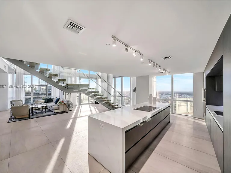 851 NE 1st Ave #Penthouse 4612 — Photo 14