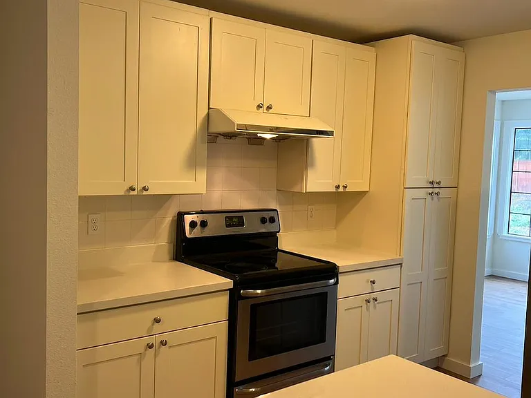 4955 Highland Dr — Photo 4