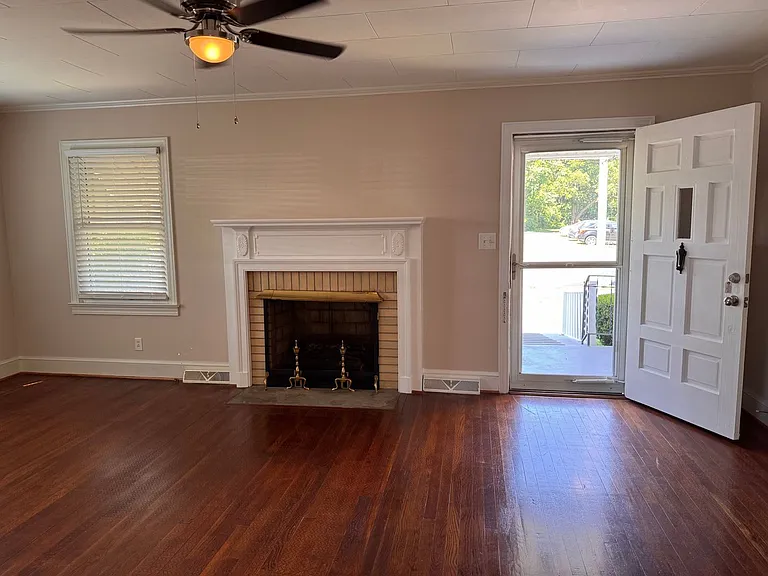 963 S Cox St — Photo 2