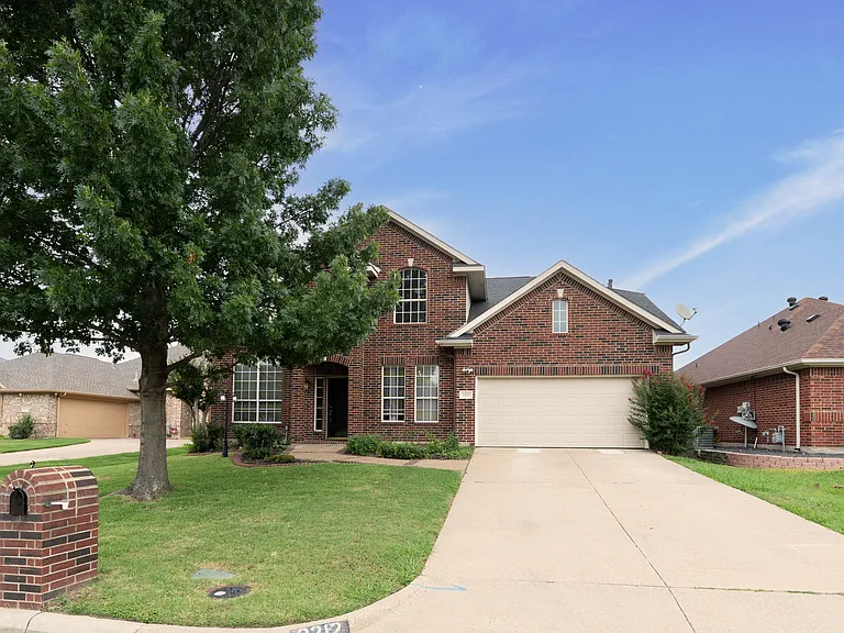 3212 Cantura Dr — Photo 1