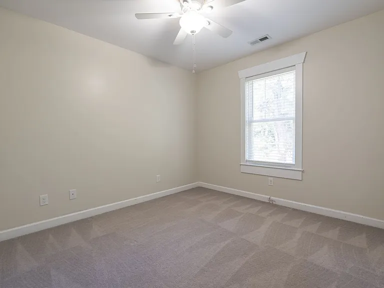 1400 Goodman St — Photo 13