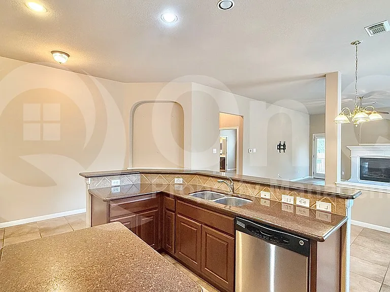 1621 Liberty Oaks Blvd — Photo 22