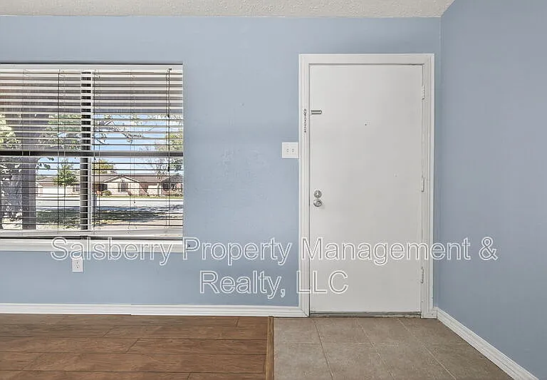 1113 Gifford Dr — Photo 6