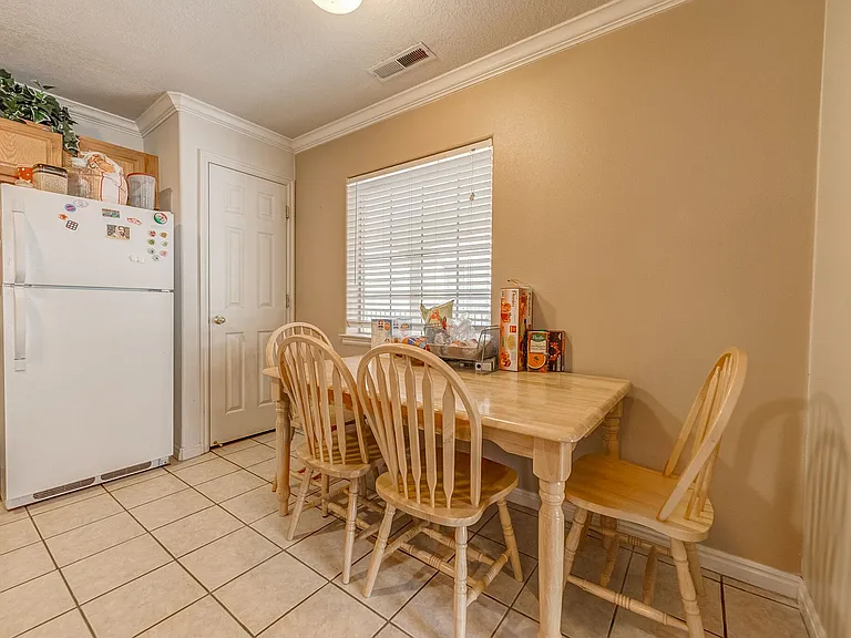 583 N University Ave #313 — Photo 1