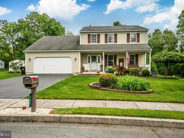 507 Meadowcrest Ln, Douglassville, PA 19518