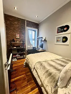 Rented by REAL New York | media 19