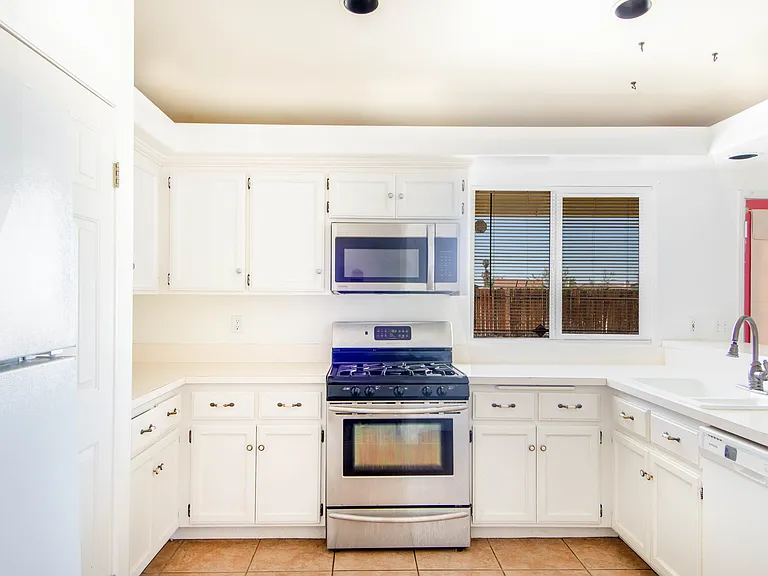 72548 Sunnyslope Dr — Photo 13