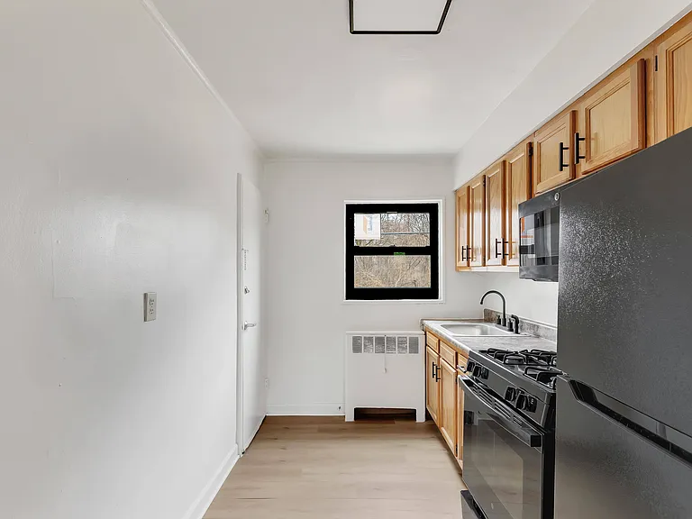 Tivoli Park Apartments — Photo 17