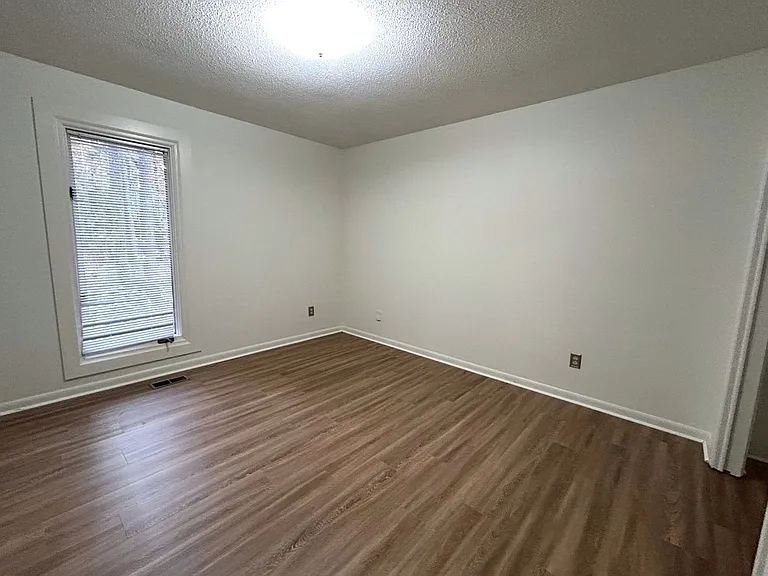3112 Avondale Ct — Photo 9