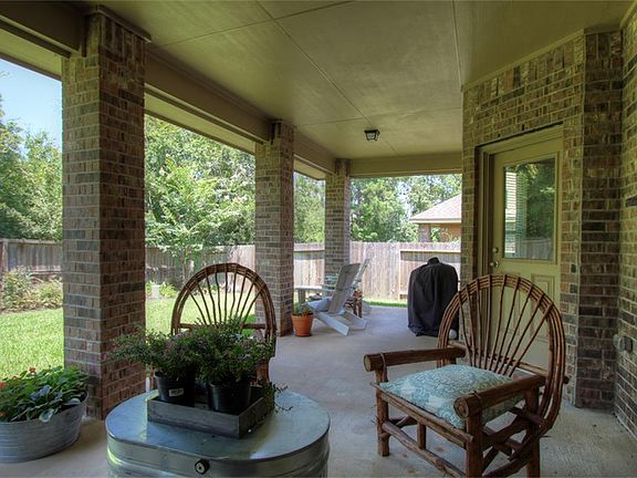 5th image of 1942 Honey Laurel Dr