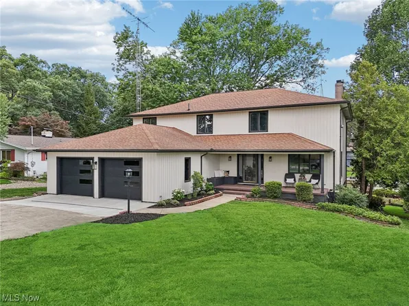 1219 Riverside Dr, Huron, OH 44839