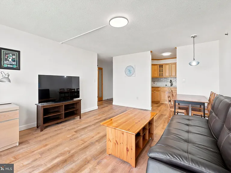 2018 Walnut St #32-23J — Photo 9