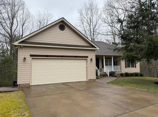 127 Sandsfoot Ln, Daniels, WV 25832