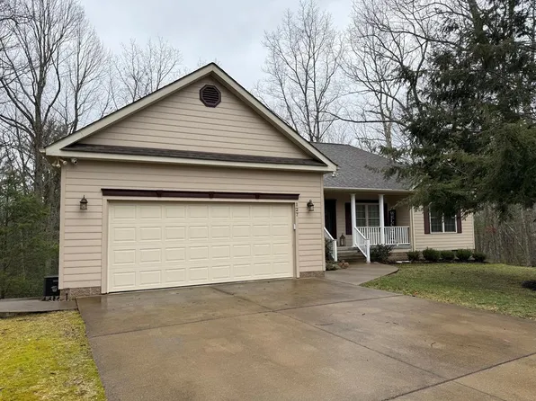 127 Sandsfoot Ln, Daniels, WV 25832