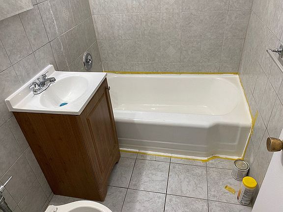 5th image of 83-30 Vietor Ave #304
