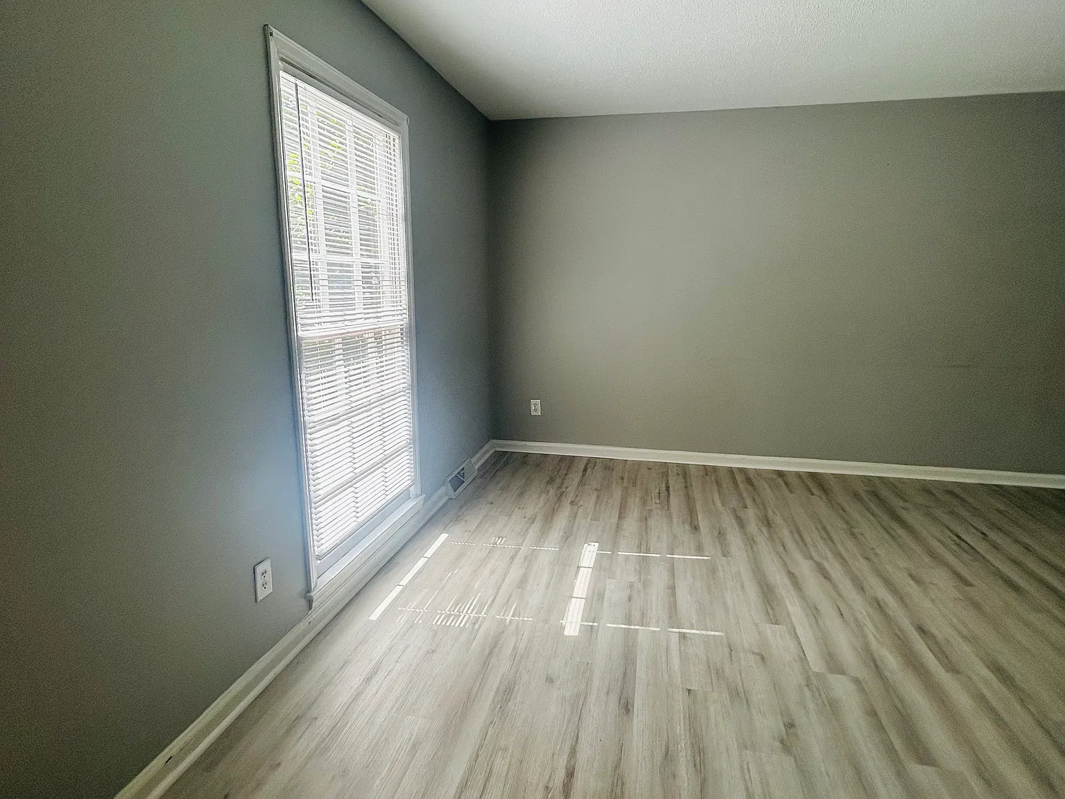 2 bed, 1.5 bath, 1080 sqft, $1,500 — Photo 2