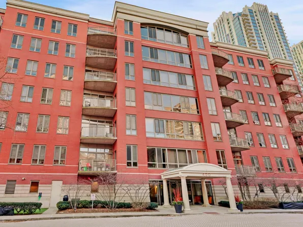400 N Clinton St APT 603, Chicago, IL 60654