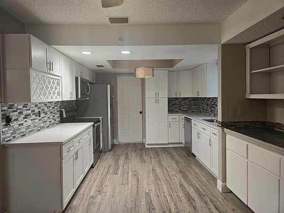 Kitchen (outlets to be installed)