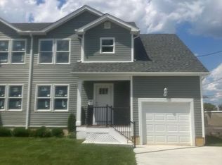 11 Polk St, Riverside, NJ 08075