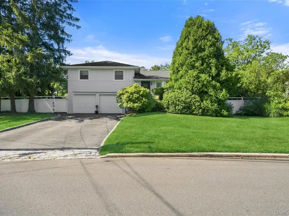 19 W Farms Lane, Commack, NY 11725