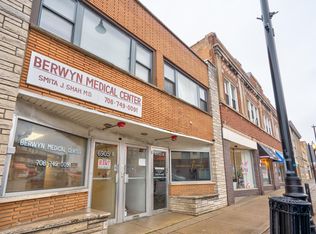 6905 Cermak Rd APT 2E, Berwyn, IL 60402