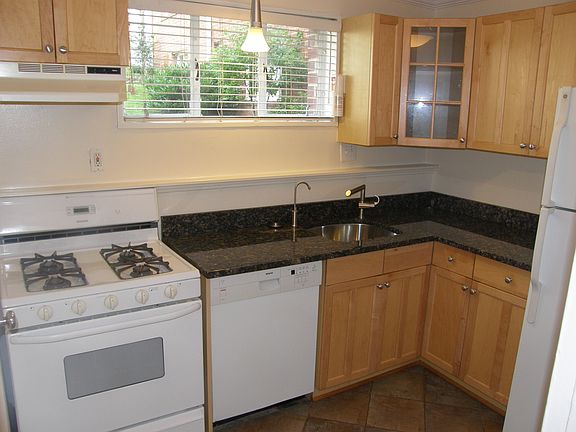 4th image of 10409 Montrose Ave #10409