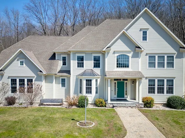 87 Forest Hills Drive, Farmington, CT 06032