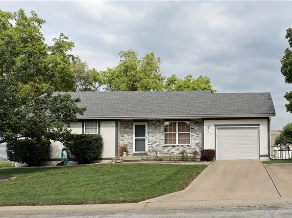 512 Birch St, Peculiar, MO 64078