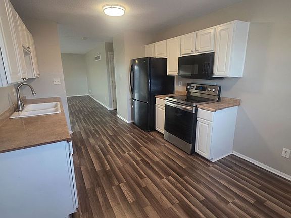 2nd image of 7010 N Gower Ave