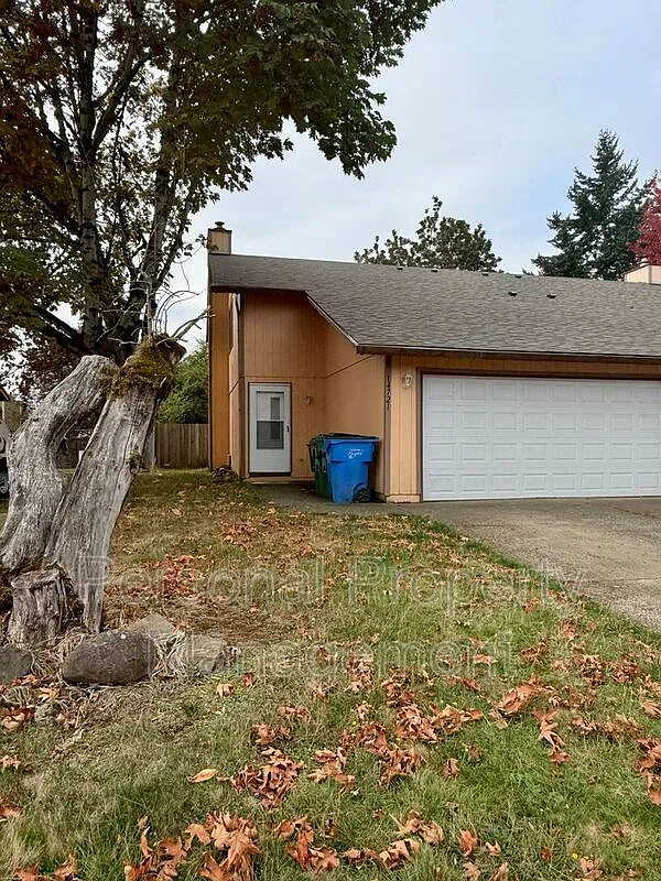 3 bed, 2.5 bath, 1335 sqft, $1,795 — Photo 1