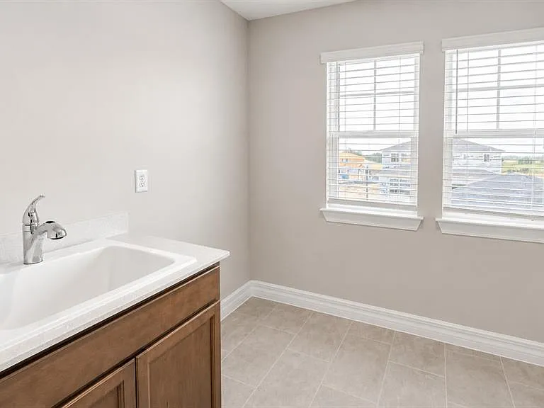 16628 Silver Brook Way — Photo 31